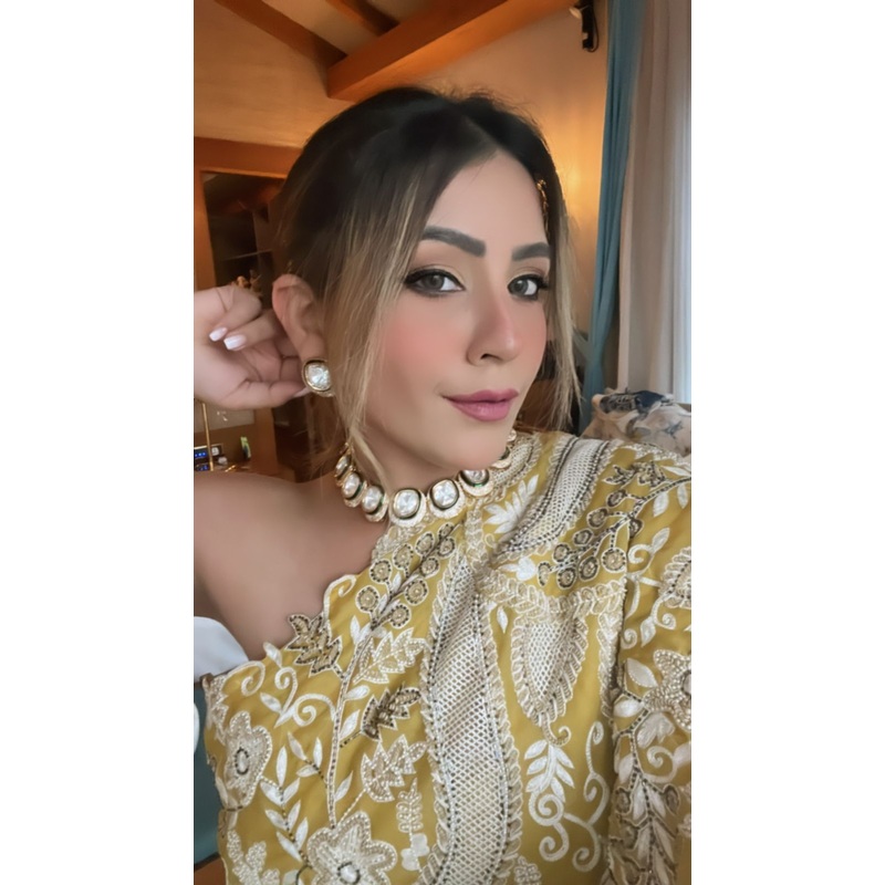 Zunaira Kundan & Diamond Studded Set (Including Earrings & Necklace)